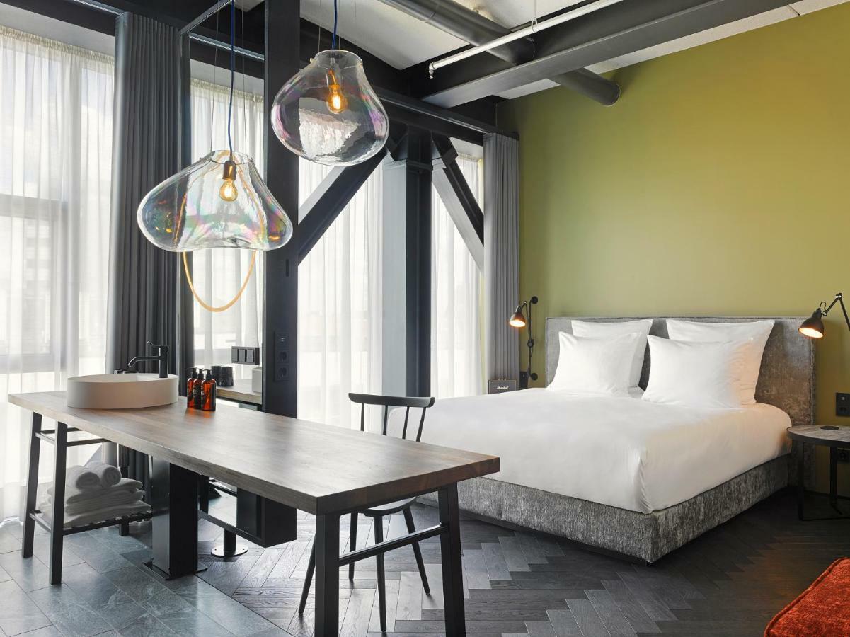 Hotel East