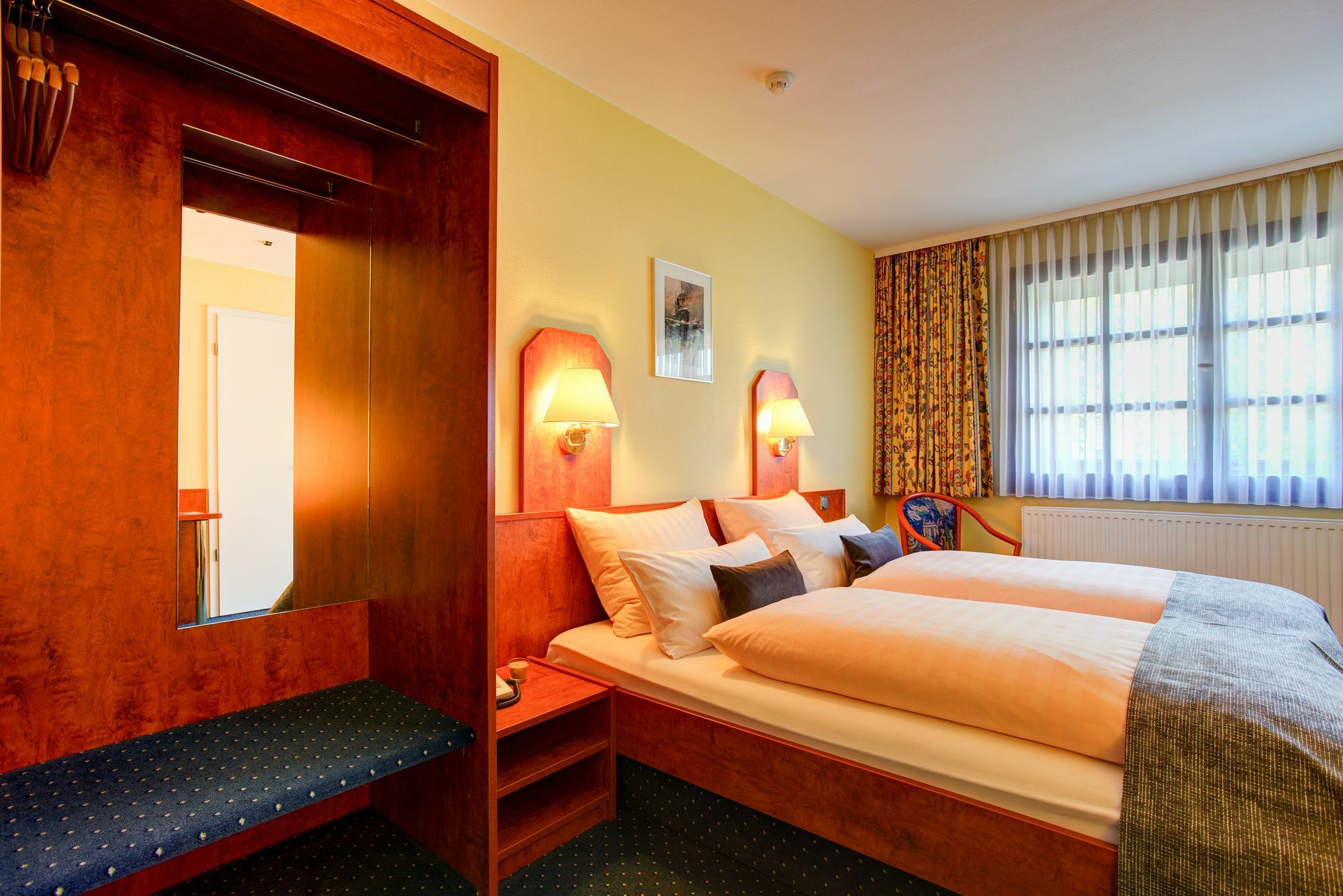 Hotel Elbinsel Free Parking 3*