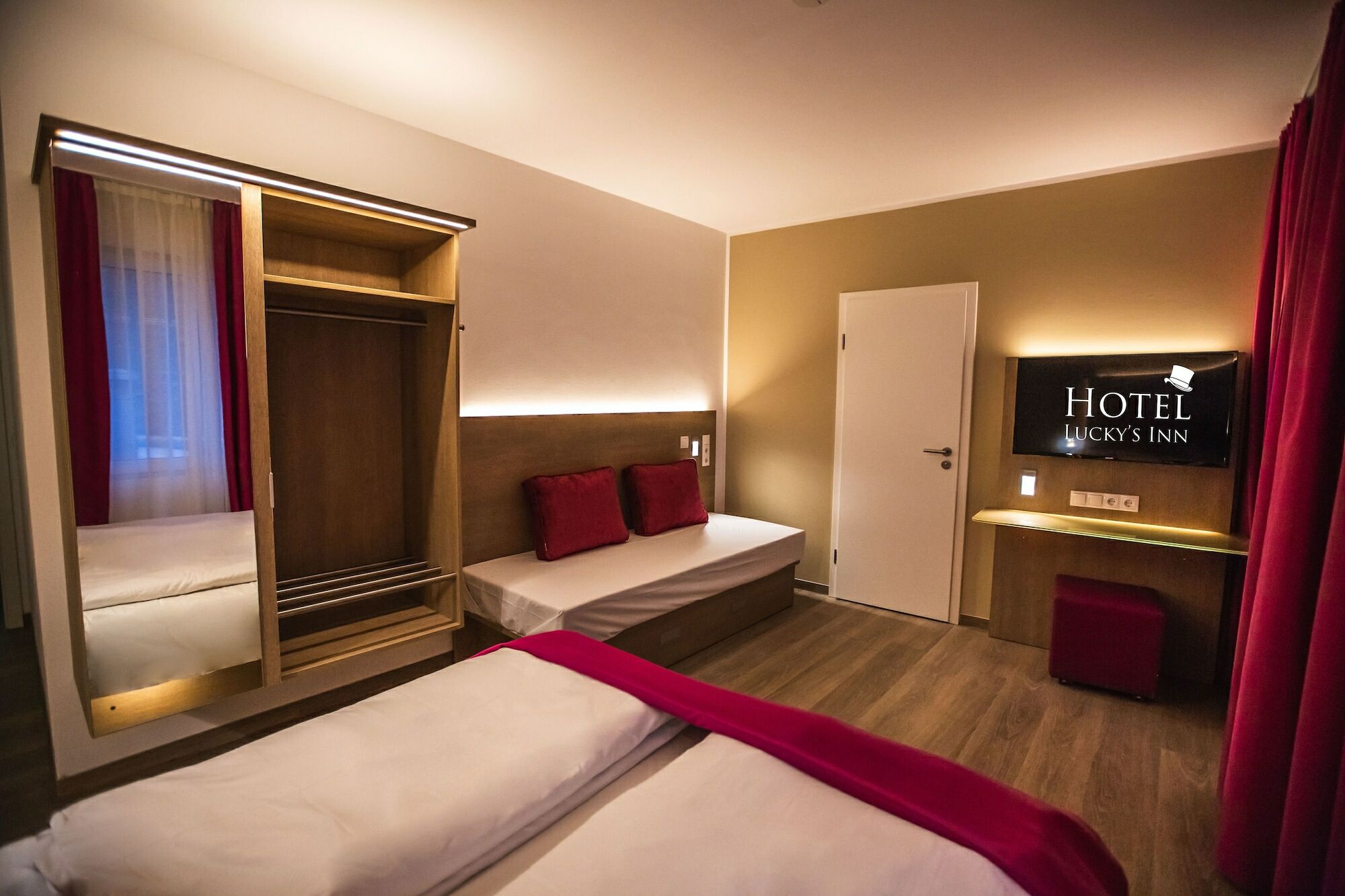 Hotel Luckys Gmbh