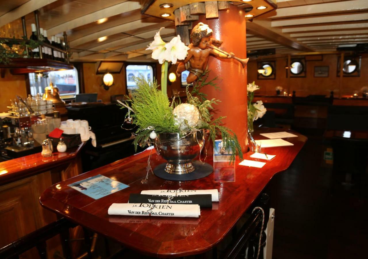 Segelschiff J.r. Tolkien Botel