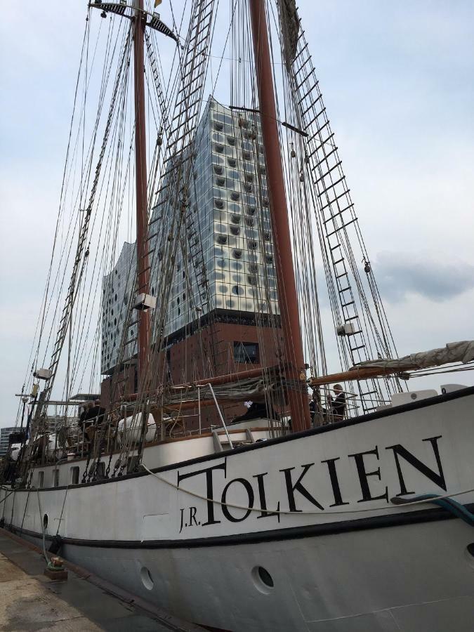 Segelschiff J.r. Tolkien Hamburg