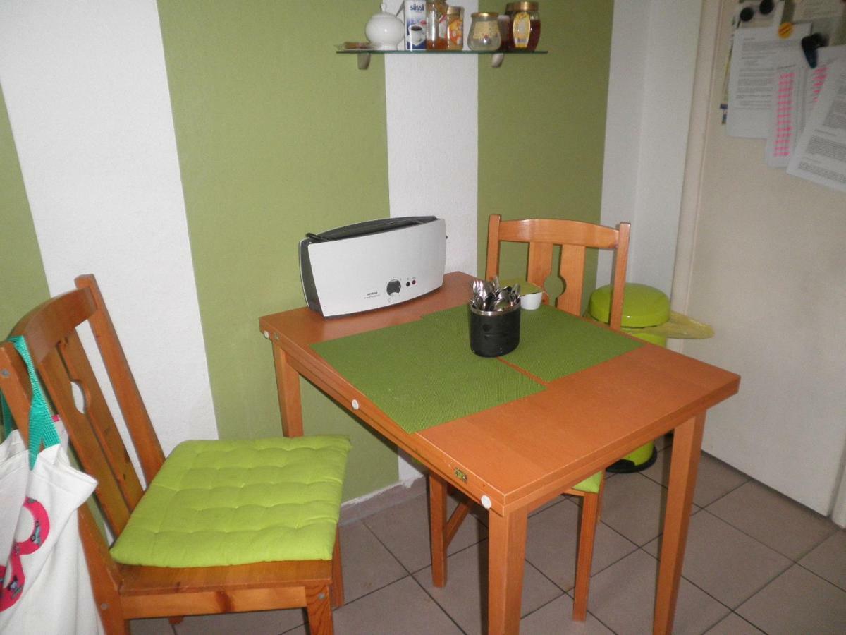 Hh-schnelsen Homestay