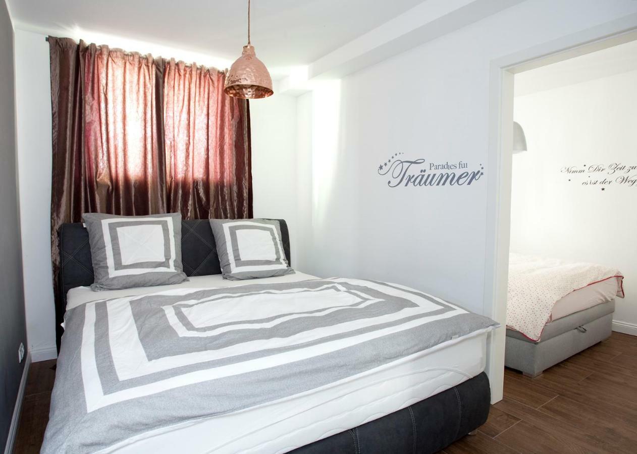 Ellena`s Am Uke Apartment