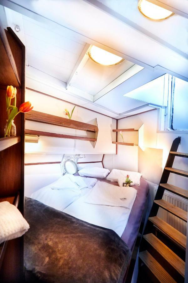 Botel Segelschiff J.r. Tolkien Hamburg