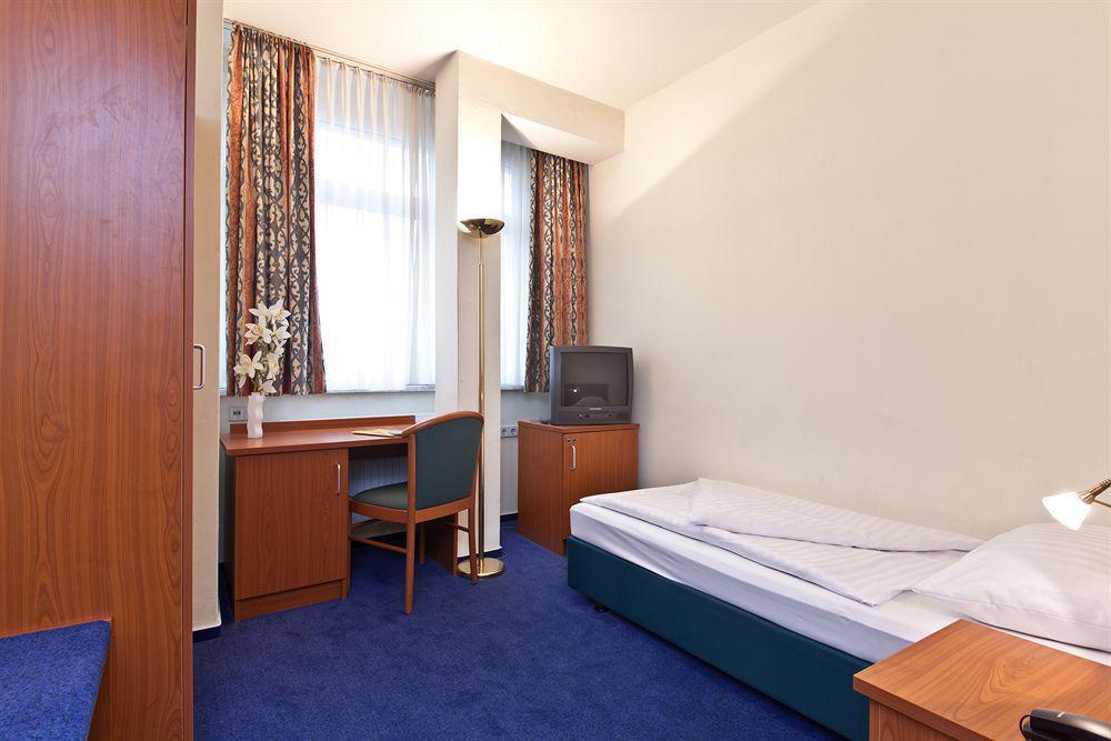 Arcadia Belmondo 4* Hamburg
