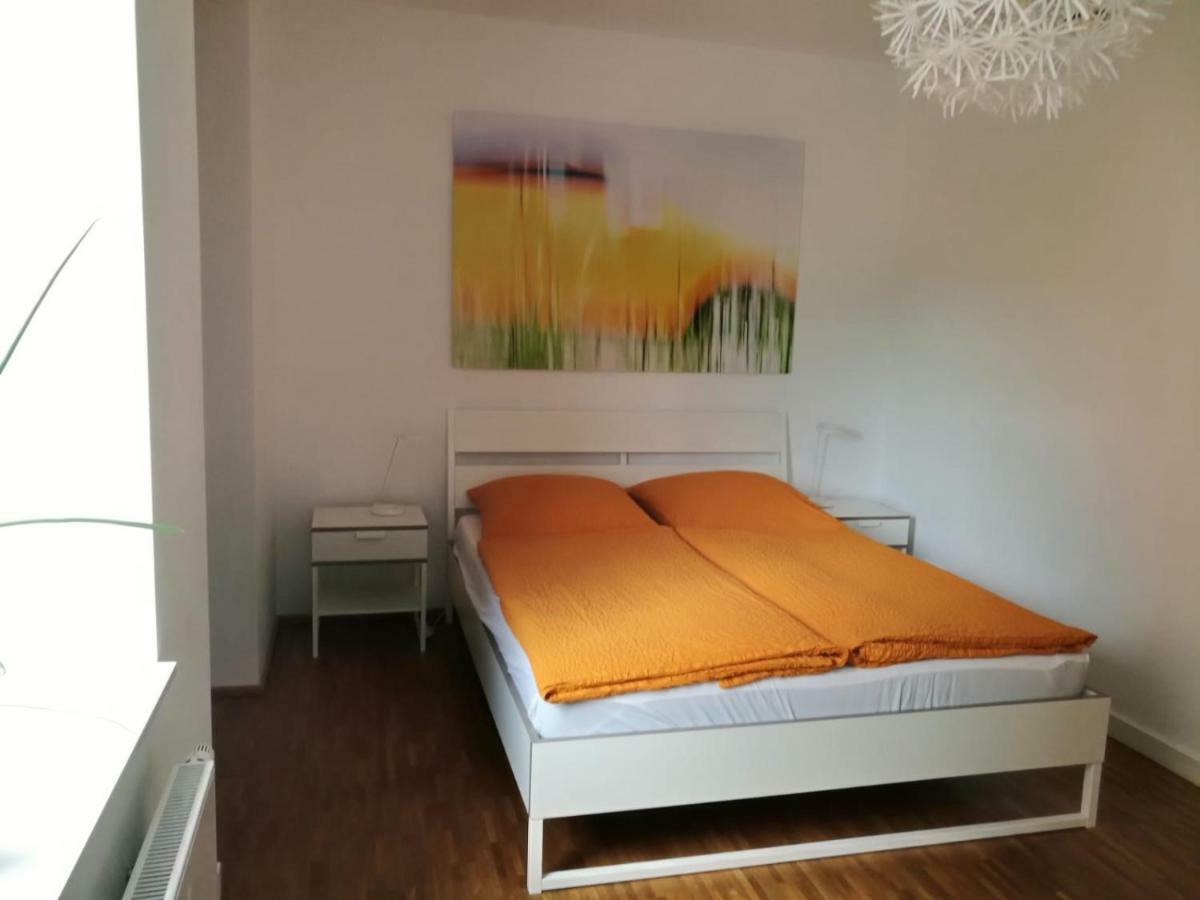 Sehr Schone, Grosse Im Reiherstiegviertel
