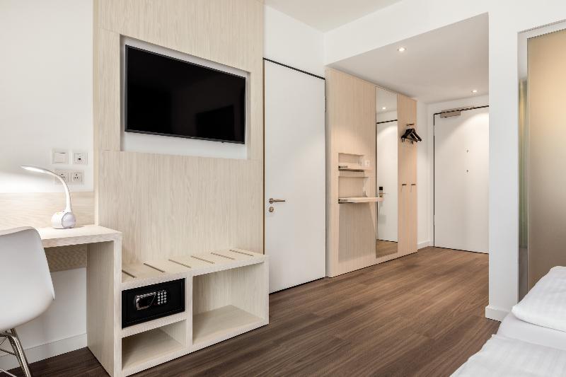 Super 8 By Wyndham Mitte