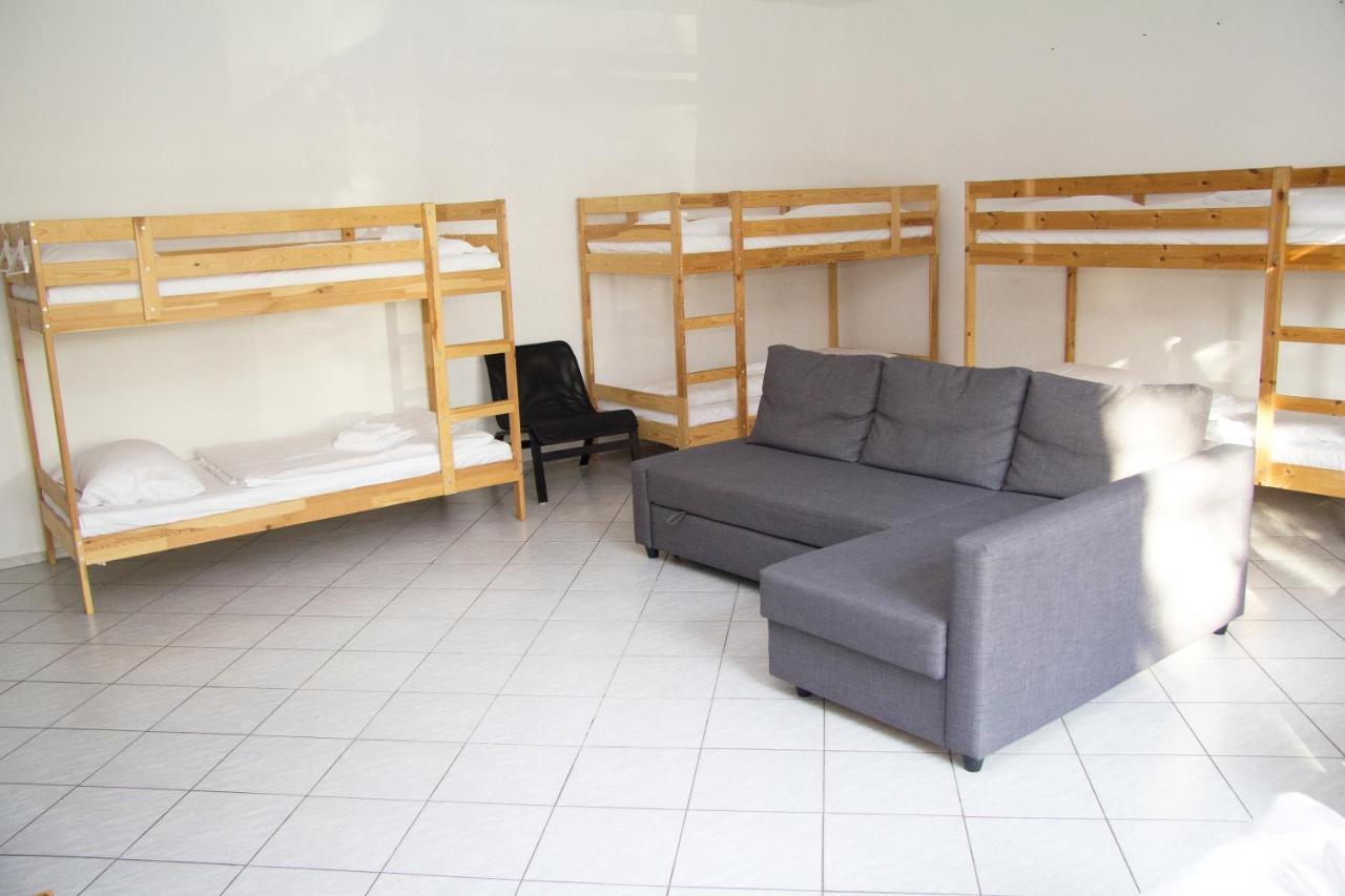 Al Boardingrooms *
