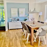 Beautiful House In Blankenese