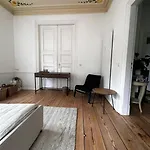 Privates Zimmer In Villa Mit Blick Auf Die Elbe