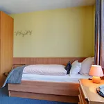 Hotel Elbinsel Free Parking