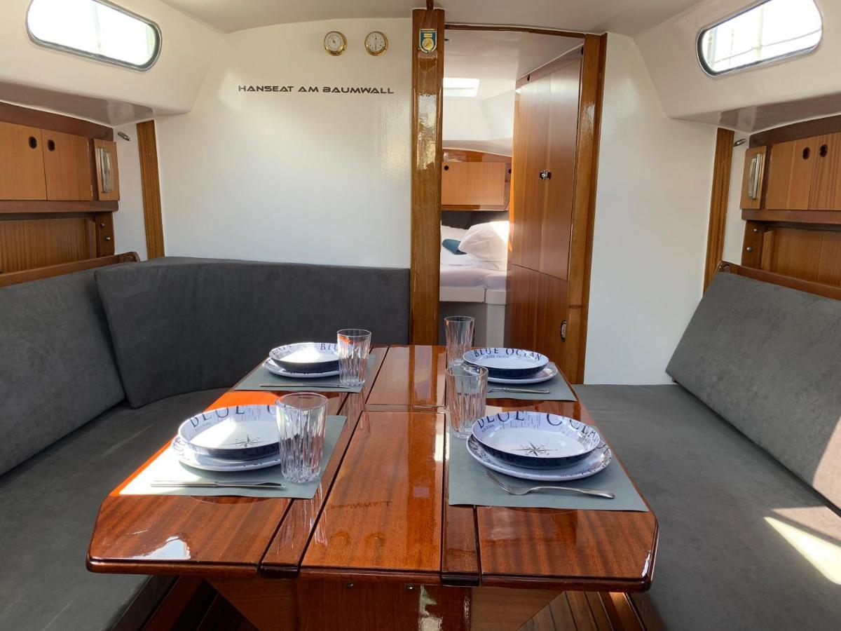 Botel Hanseat Am Baumwall *