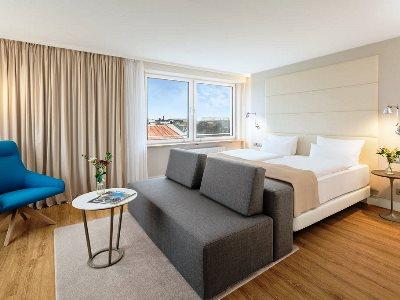Hotel Nh Mitte 4*