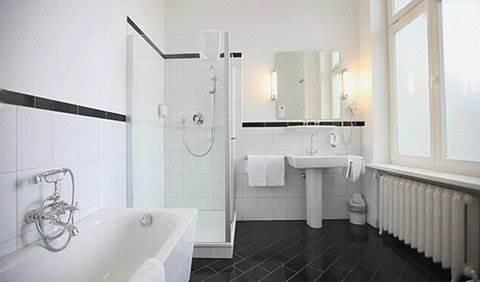 Kronprinz Hauptbahnhof Hotel 3*