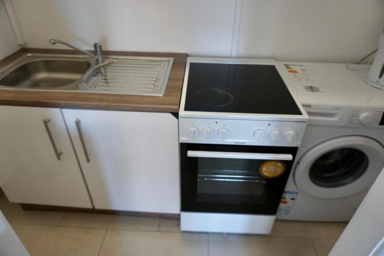 Apartment Alster - Saniertes Und Mobliertes Mit Bad Und Kuche