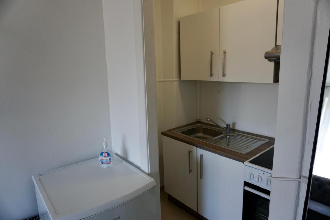 Alster - Saniertes Und Mobliertes Mit Bad Und Kuche Apartment *