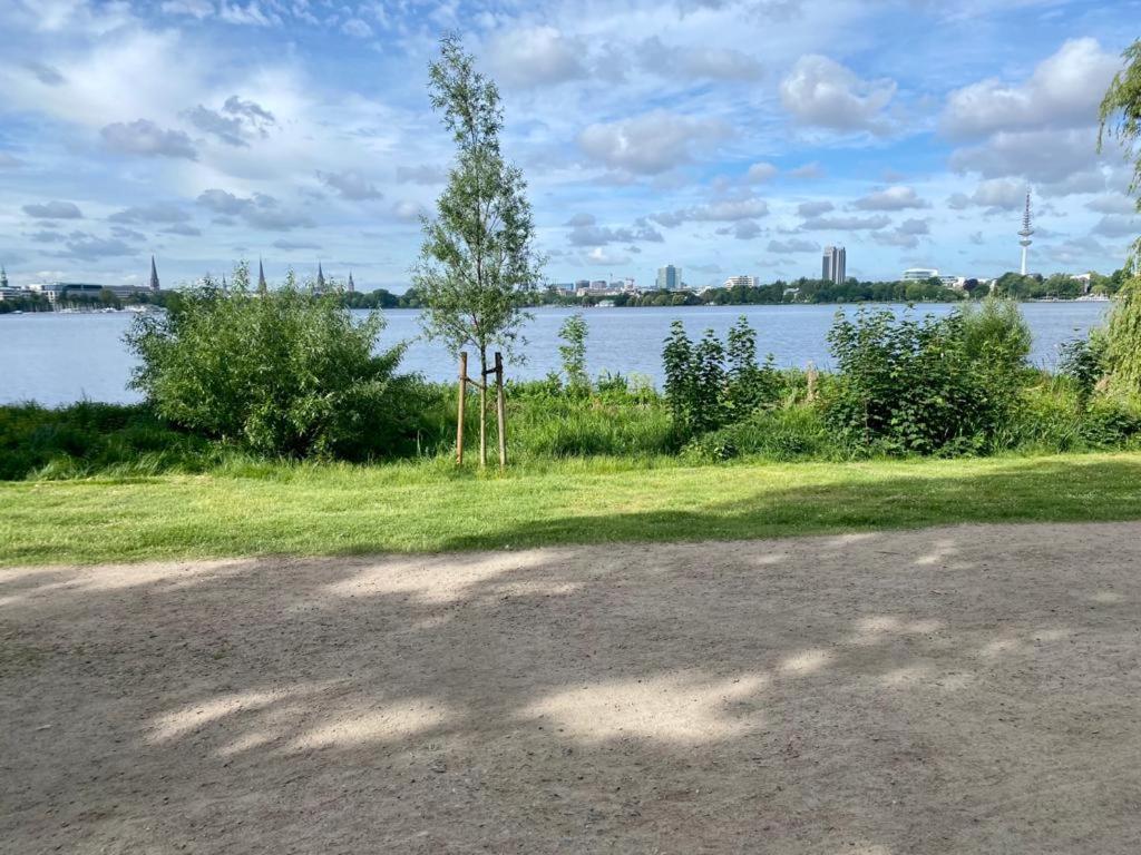 Alster - Saniertes Und Mobliertes Mit Bad Und Kuche Apartment *