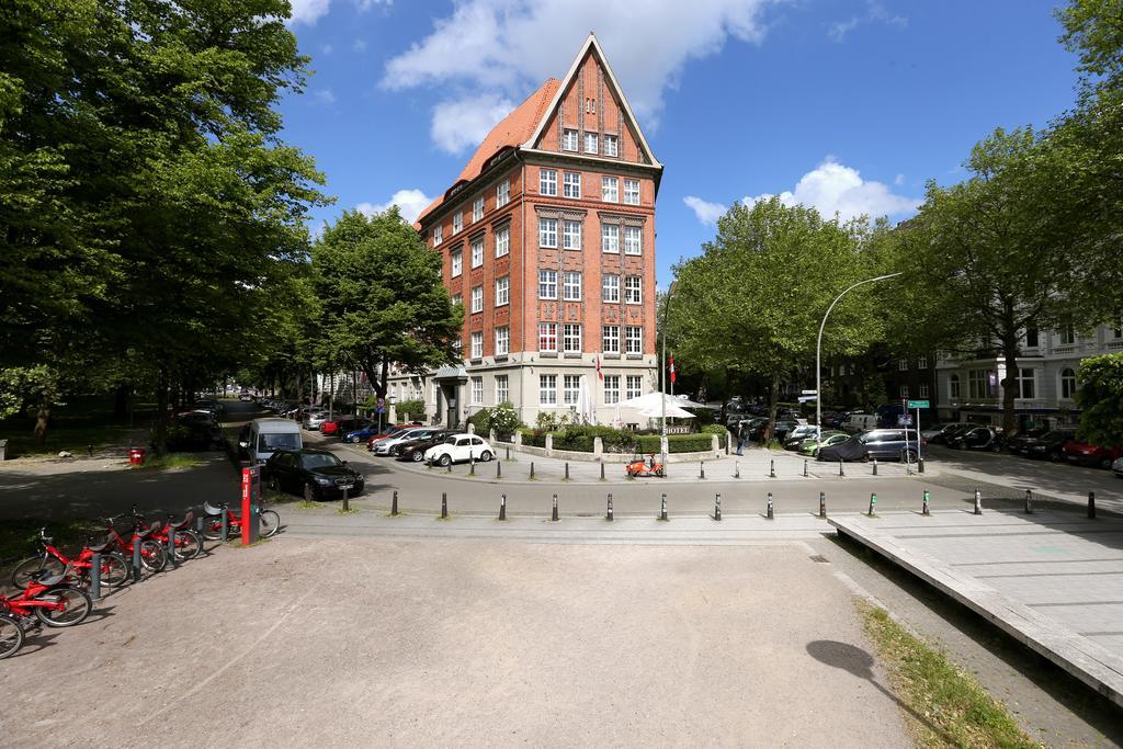 Amsterdam Hotel 3*