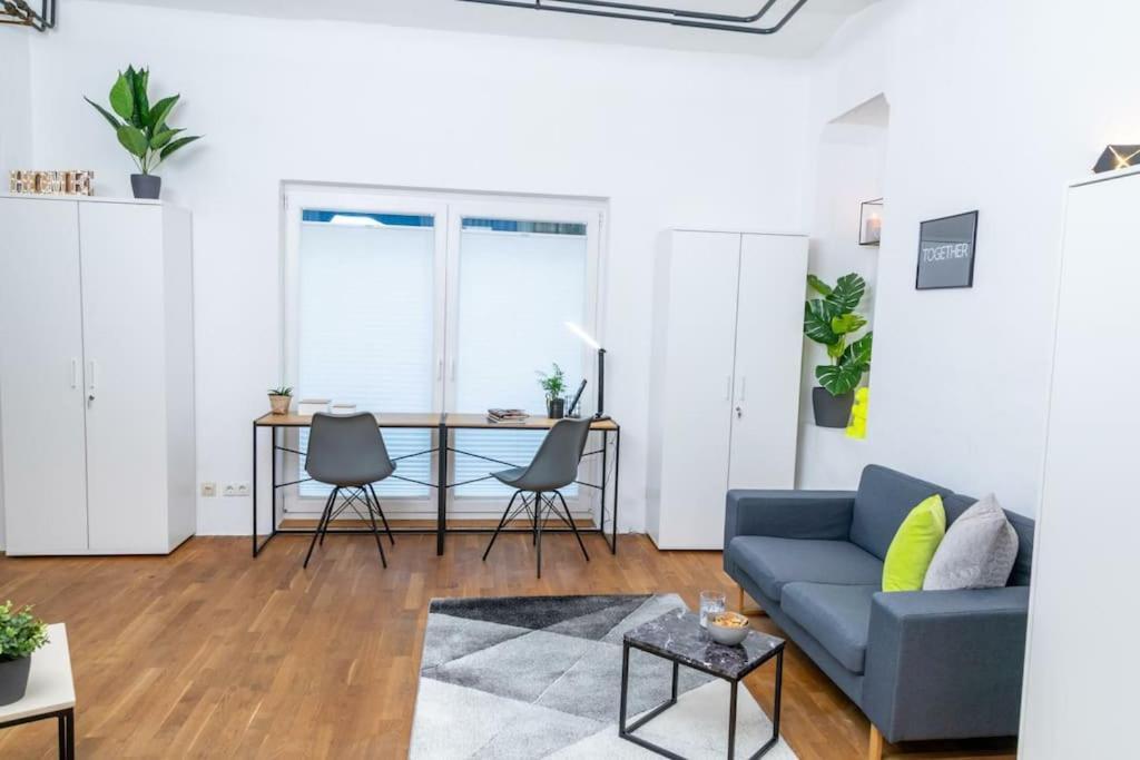 100 M2 Loft *