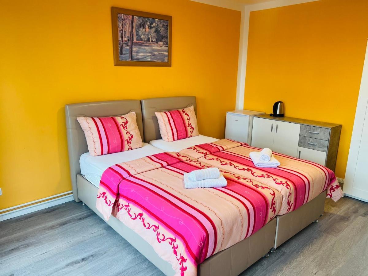 M&m - Wilhelmsburg Hotel 2*