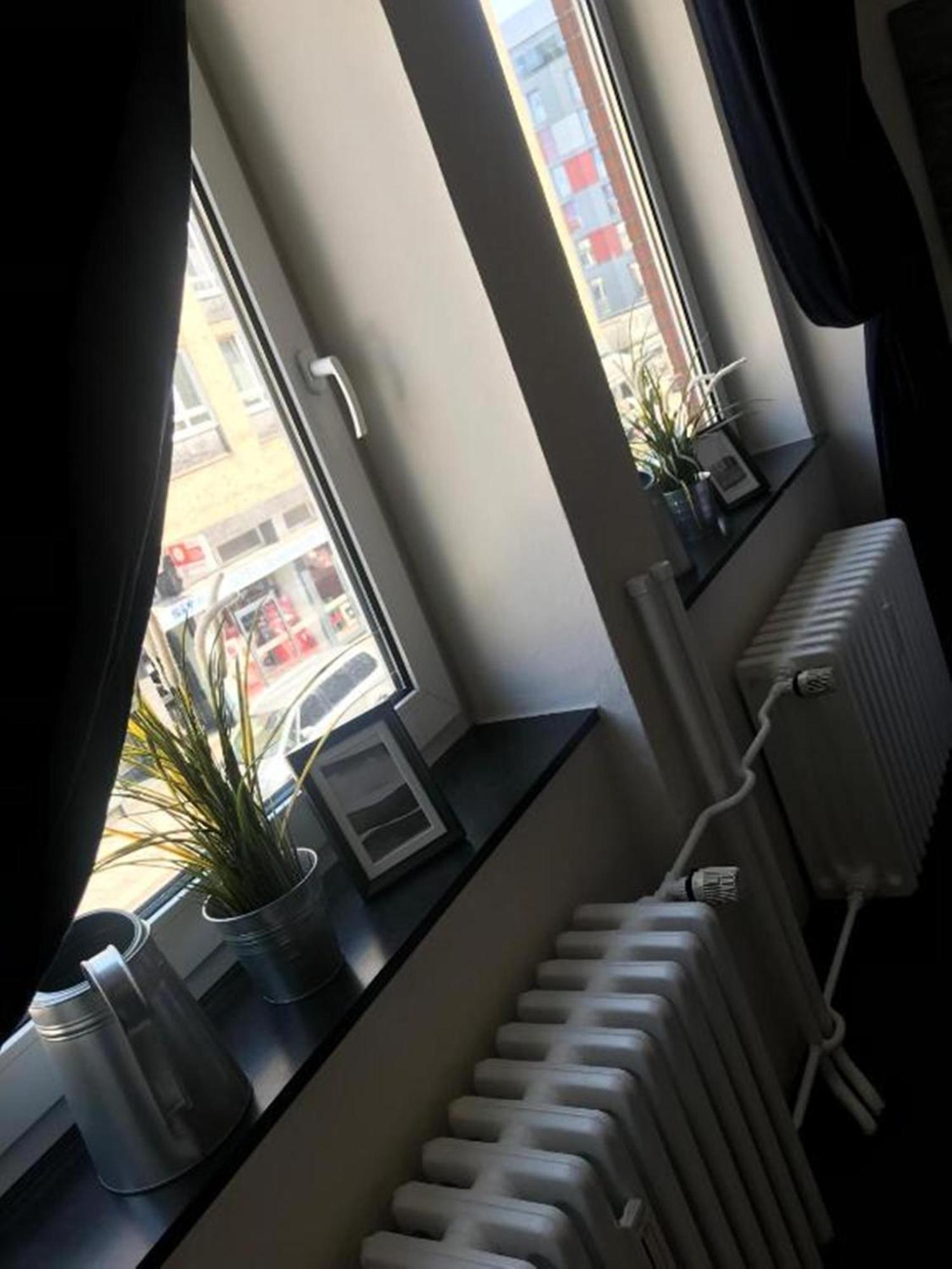 Hamburg Room 2*