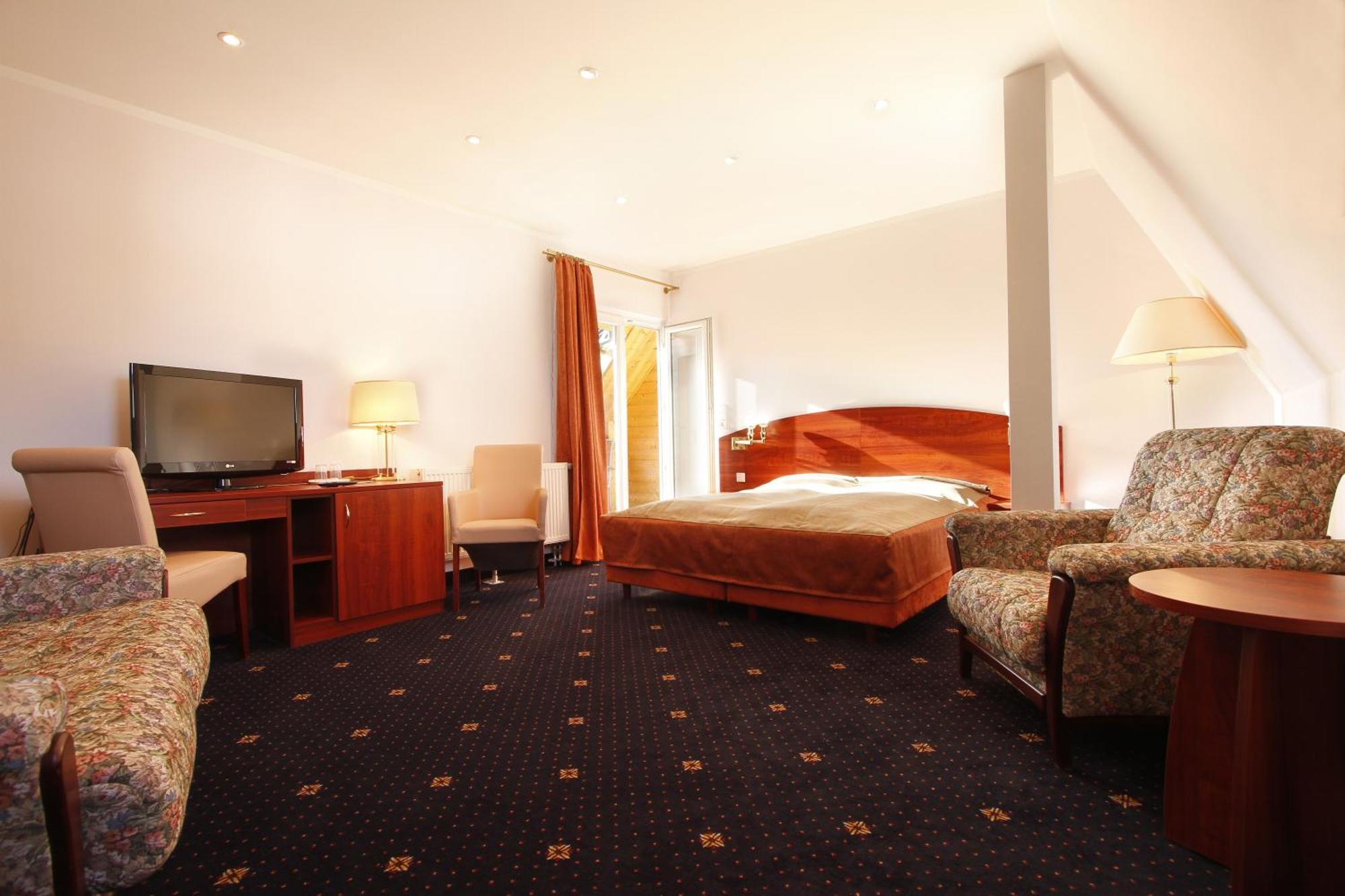 Hotel Preuss Im Dammtorpalais 3*