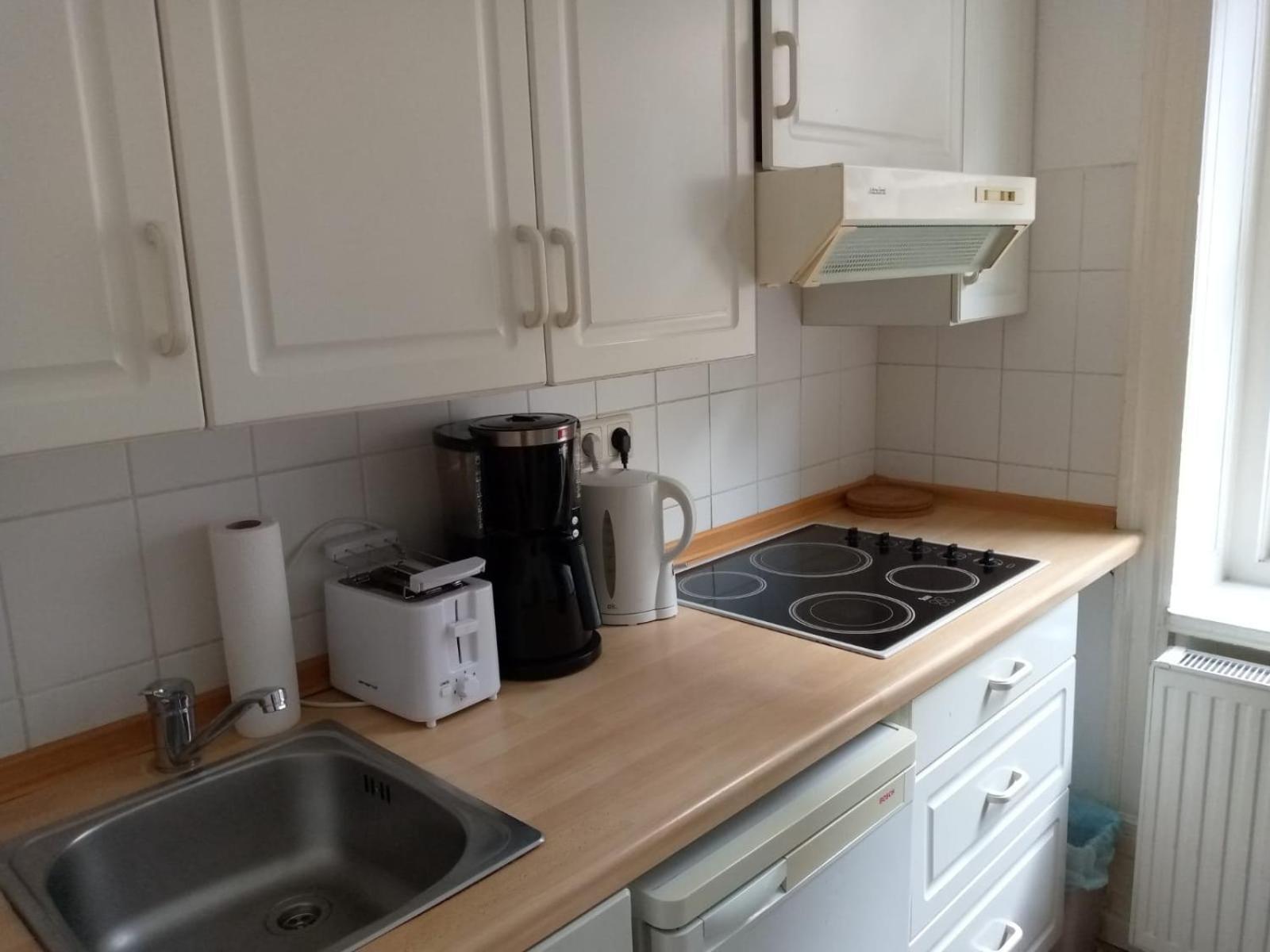 Apartment Center 8 *