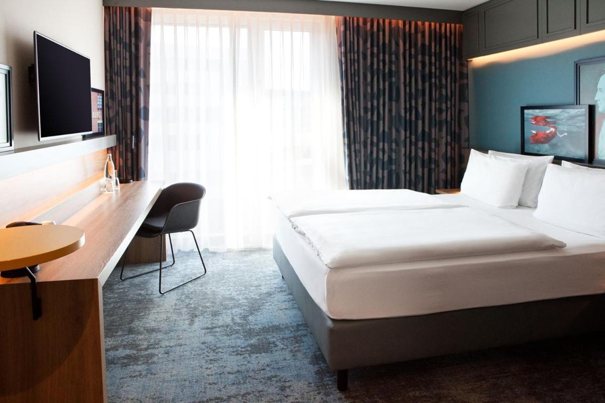 Hotel - - Hafencity By Ihg 4*