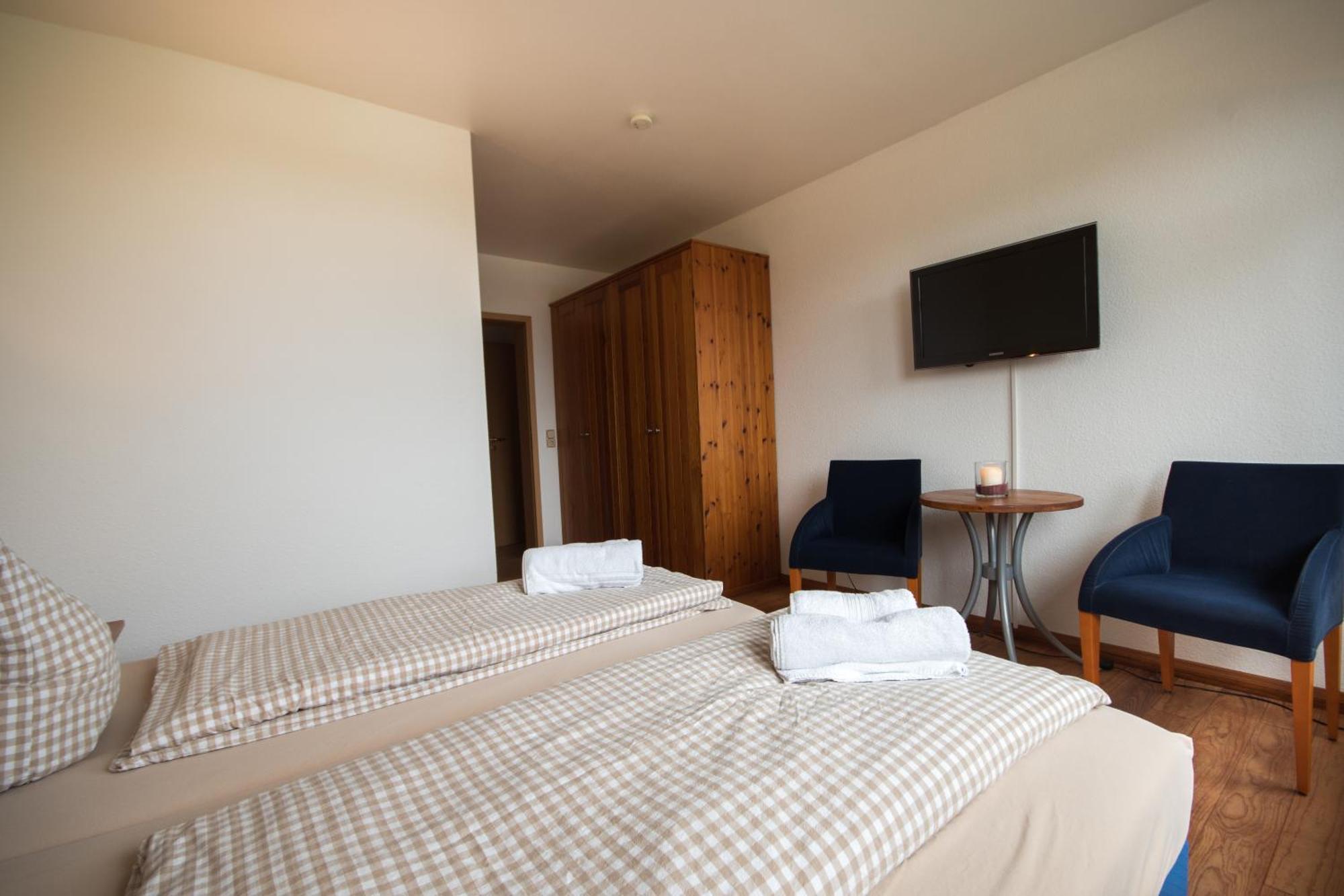 Hotel Nige Hus 4*