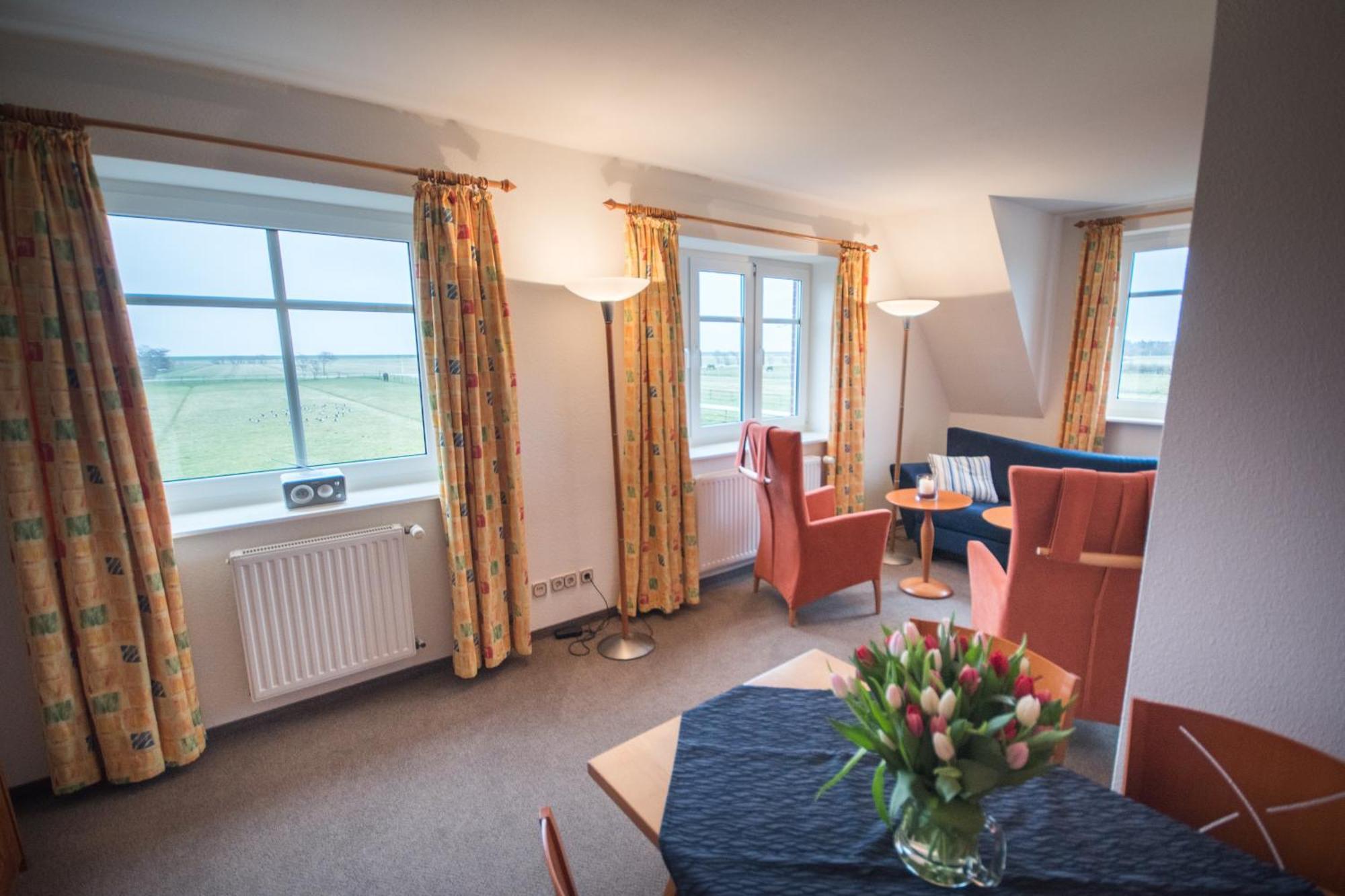 Hotel Nige Hus 4*