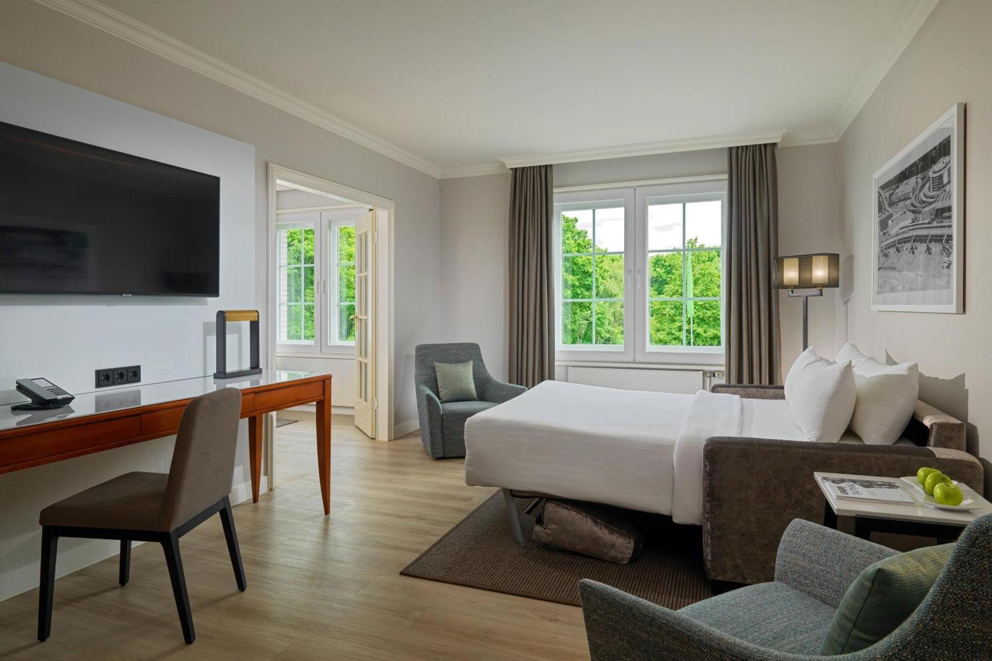 Courtyard By Marriott Airport 4*