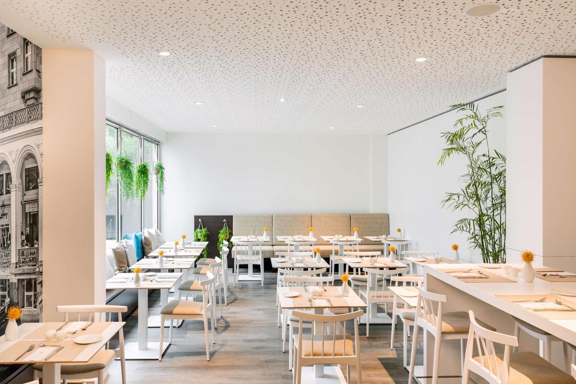 Hotel Nh Mitte 4*