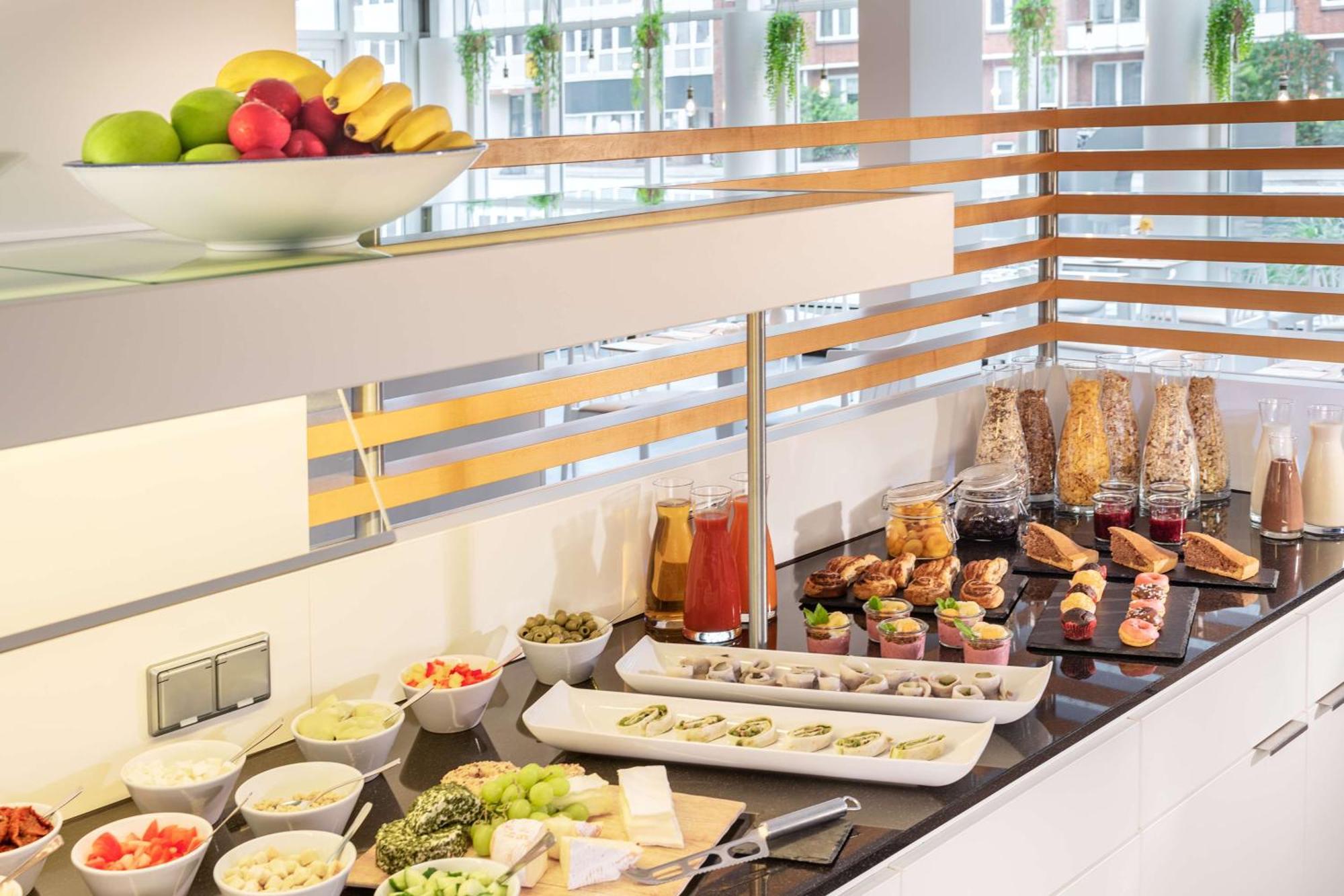Hotel Nh Mitte 4*