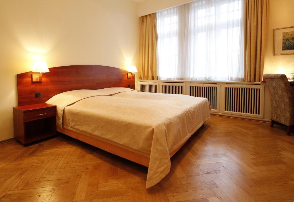 Preuss Im Dammtorpalais