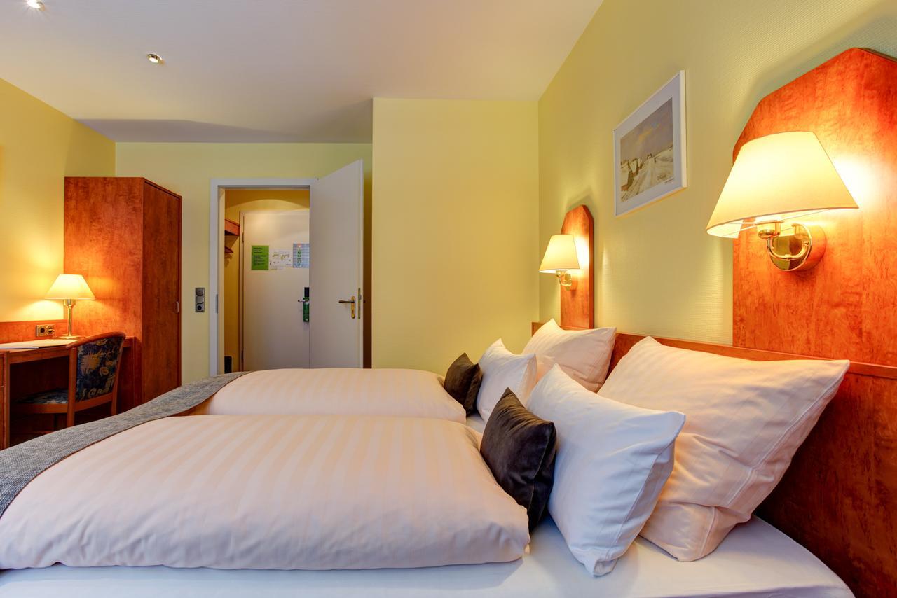 Elbinsel Free Parking 3*