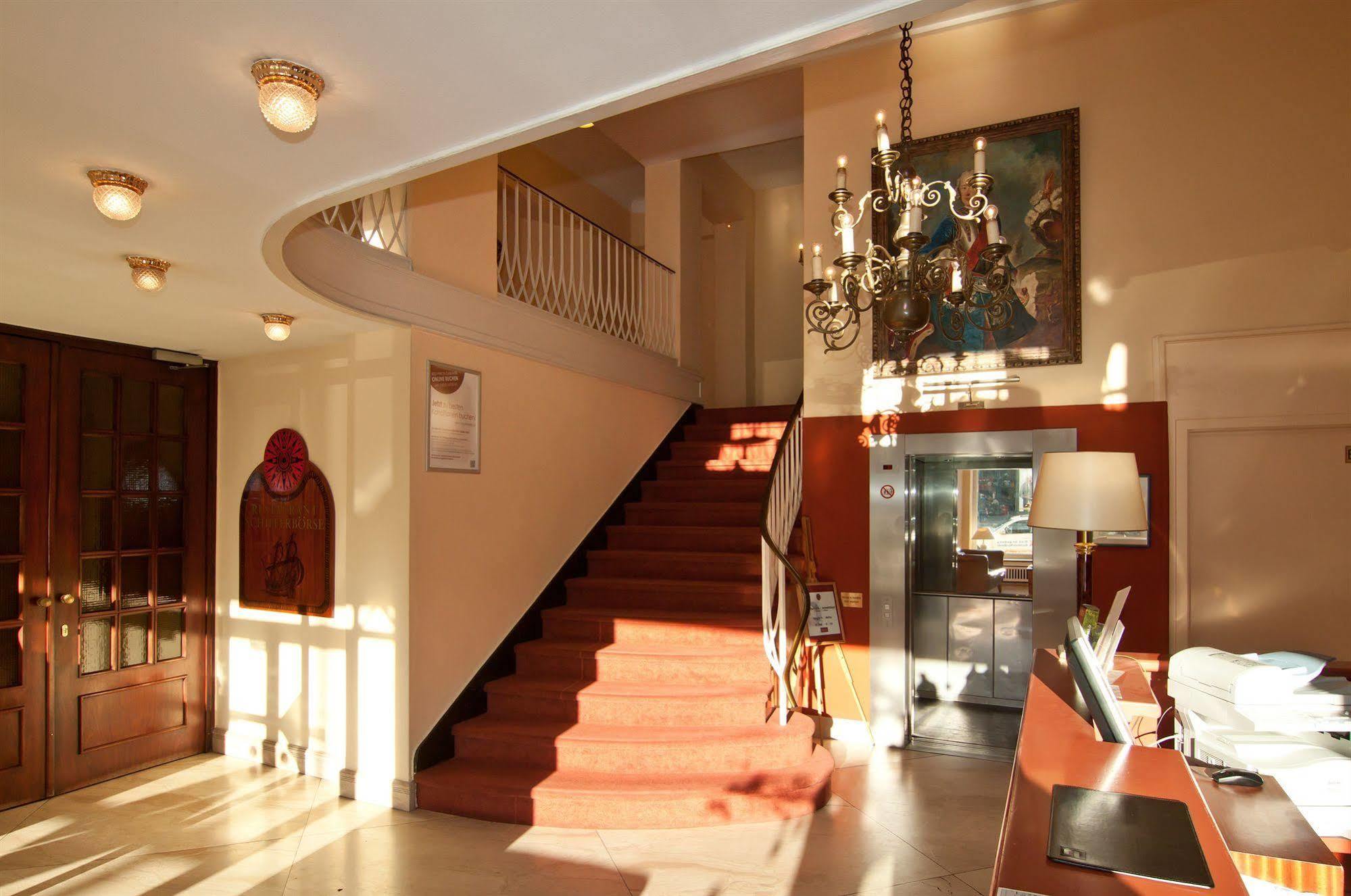 Kronprinz Hauptbahnhof Hotel