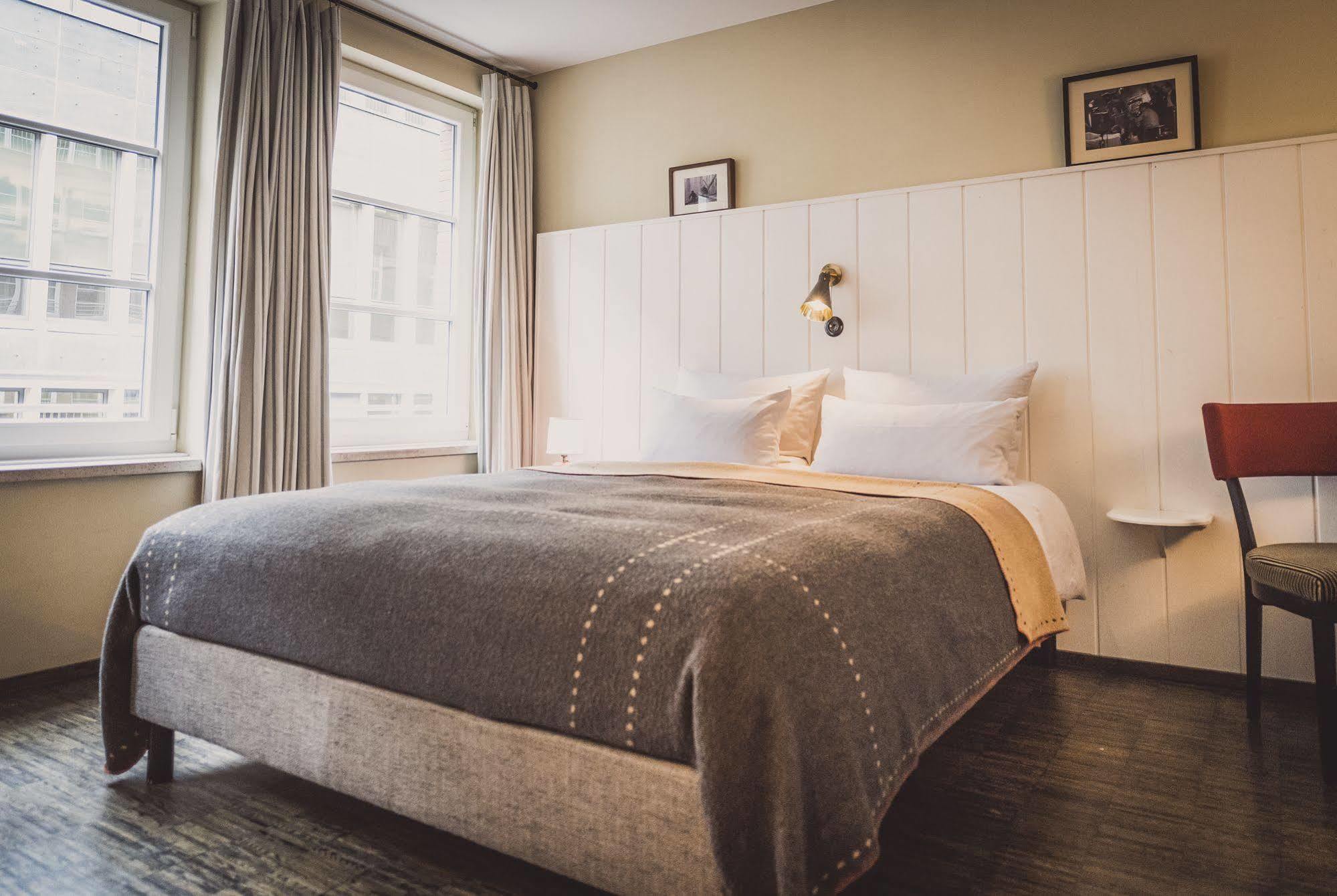 Henri Downtown 4*
