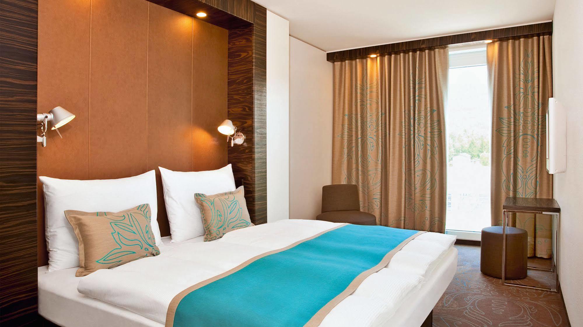 One Hamburg-alster Hotel 3*