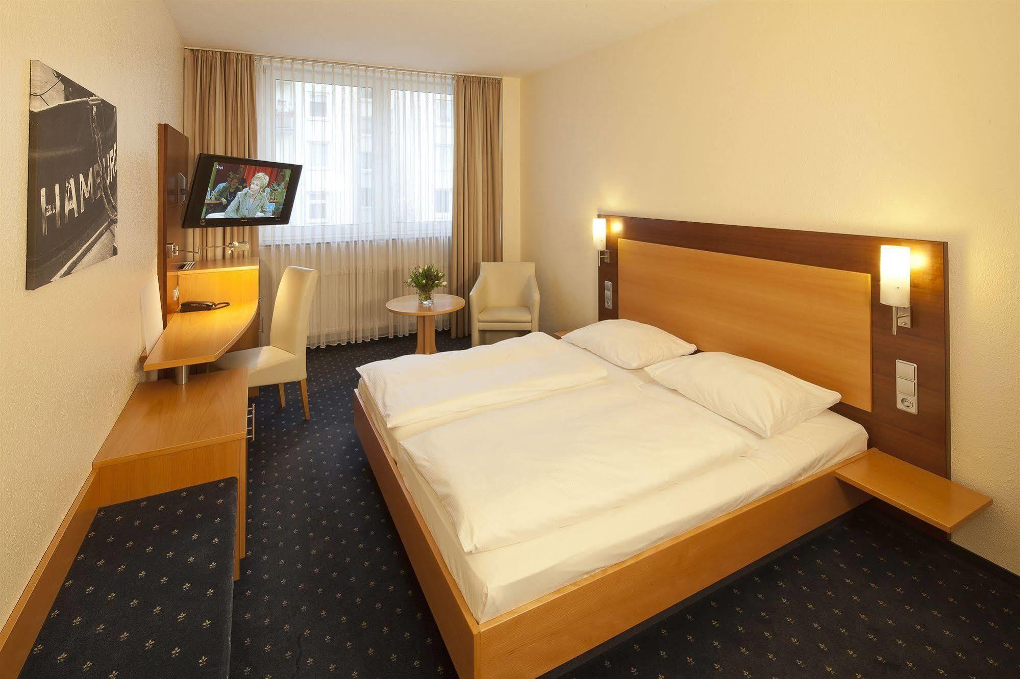 Hotel Heikotel - Stadtpark Residenz 3*