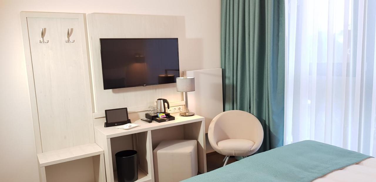 Apricot Hotel 3*