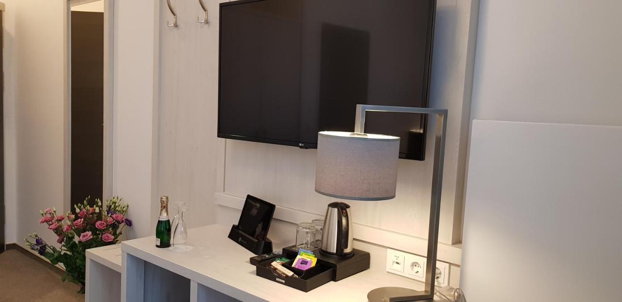 Apricot Hotel 3*