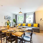 3 Bedroom Apartment In Great Location - Unit 4