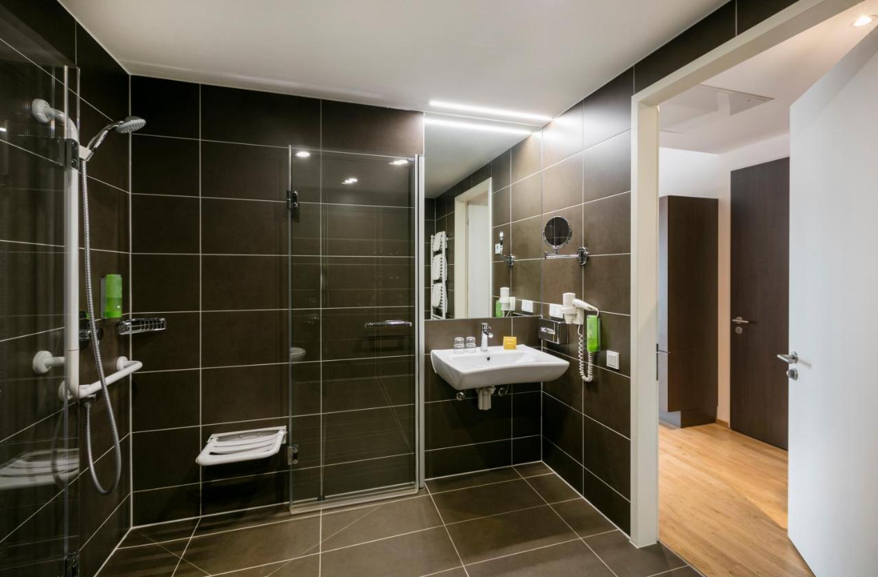 Jufa Hafencity 4*