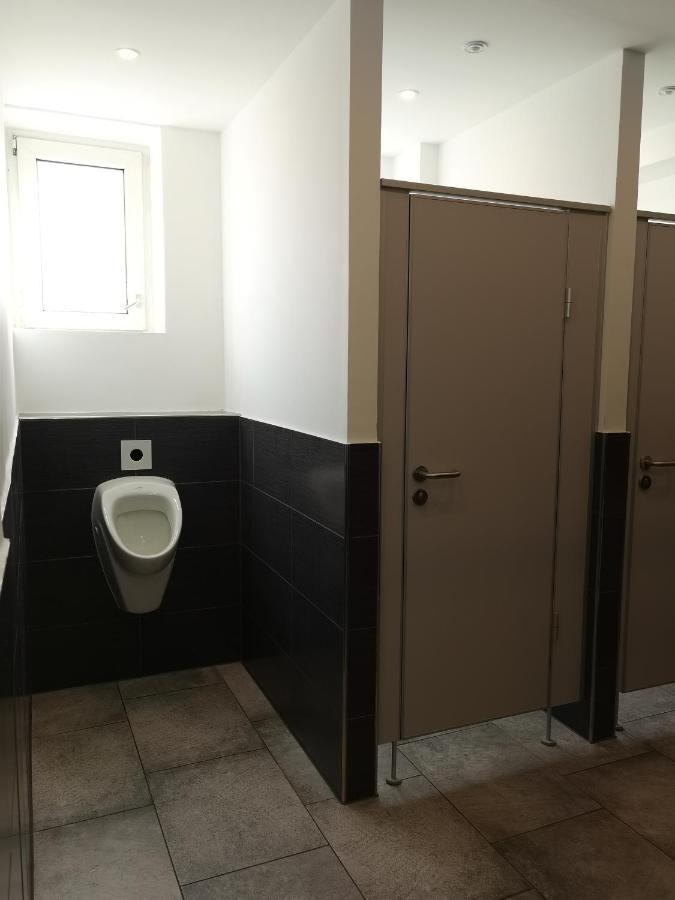 Mac Hostel
