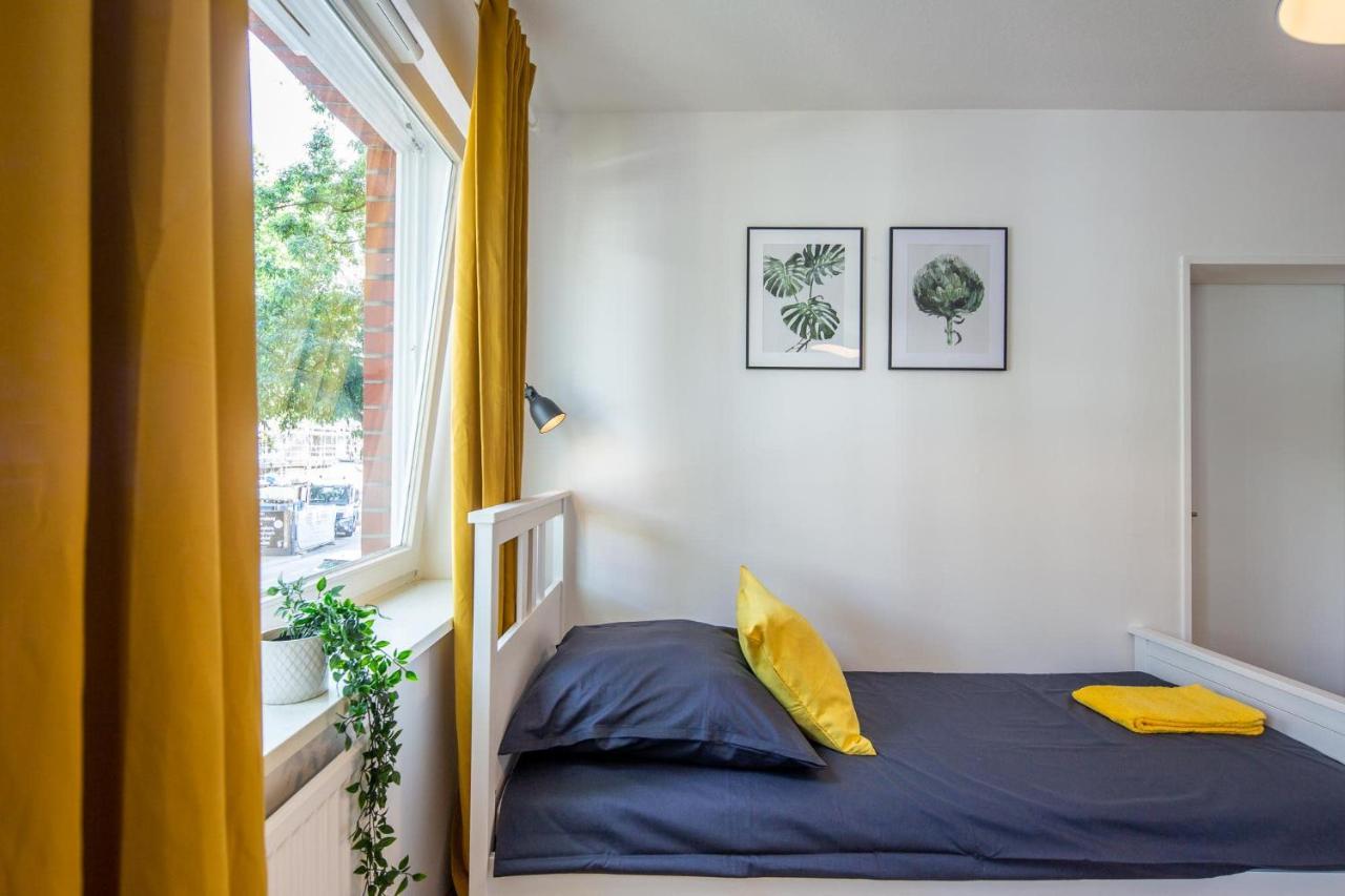 3 Bedroom In Great Location - Unit 4 Apartment Hamburg