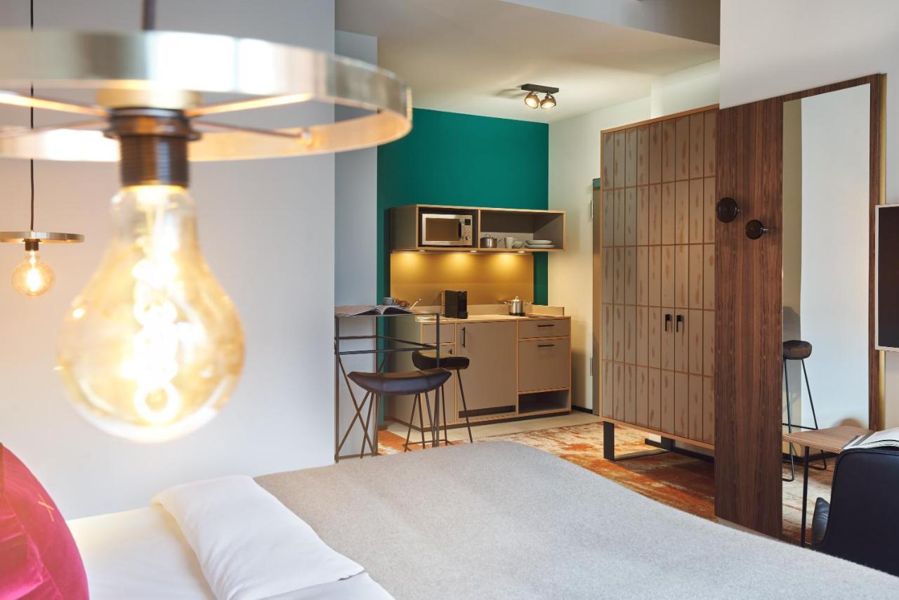 Hood House Hotel