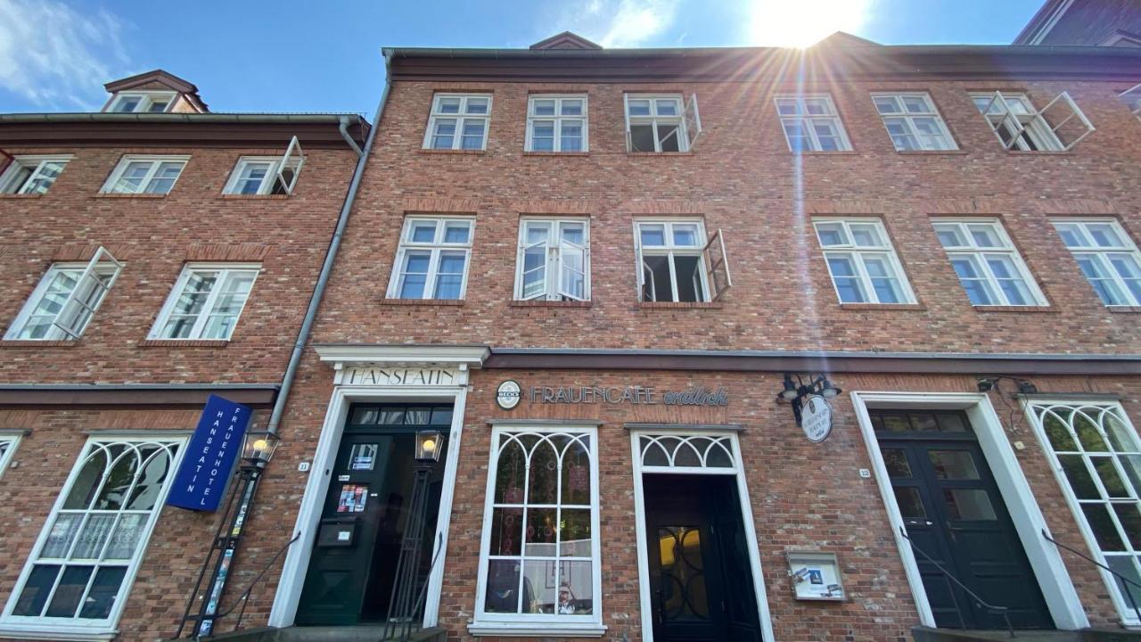 Frauenhotel Hanseatin - Women Only Hotel