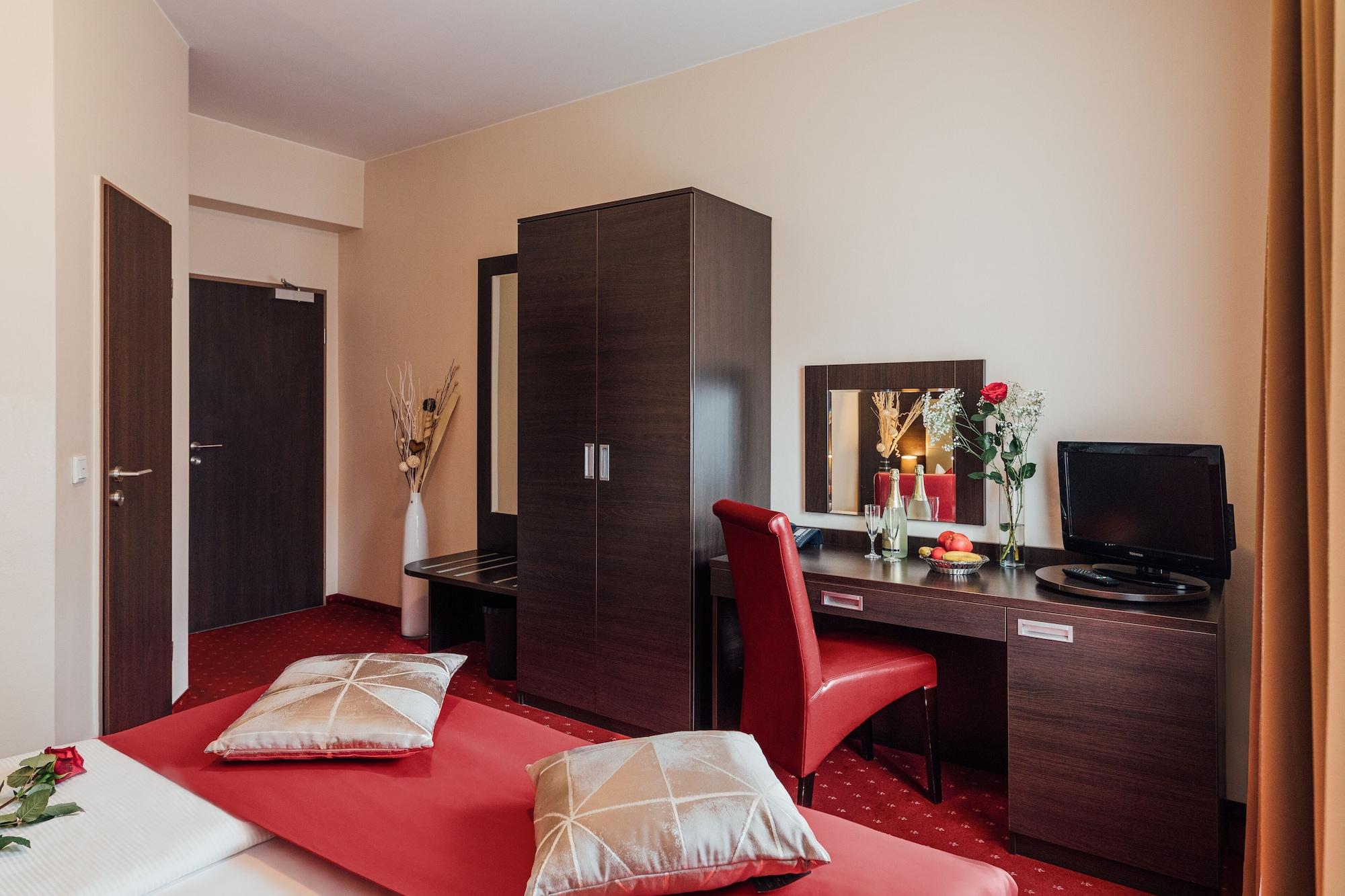 Savoy 3*