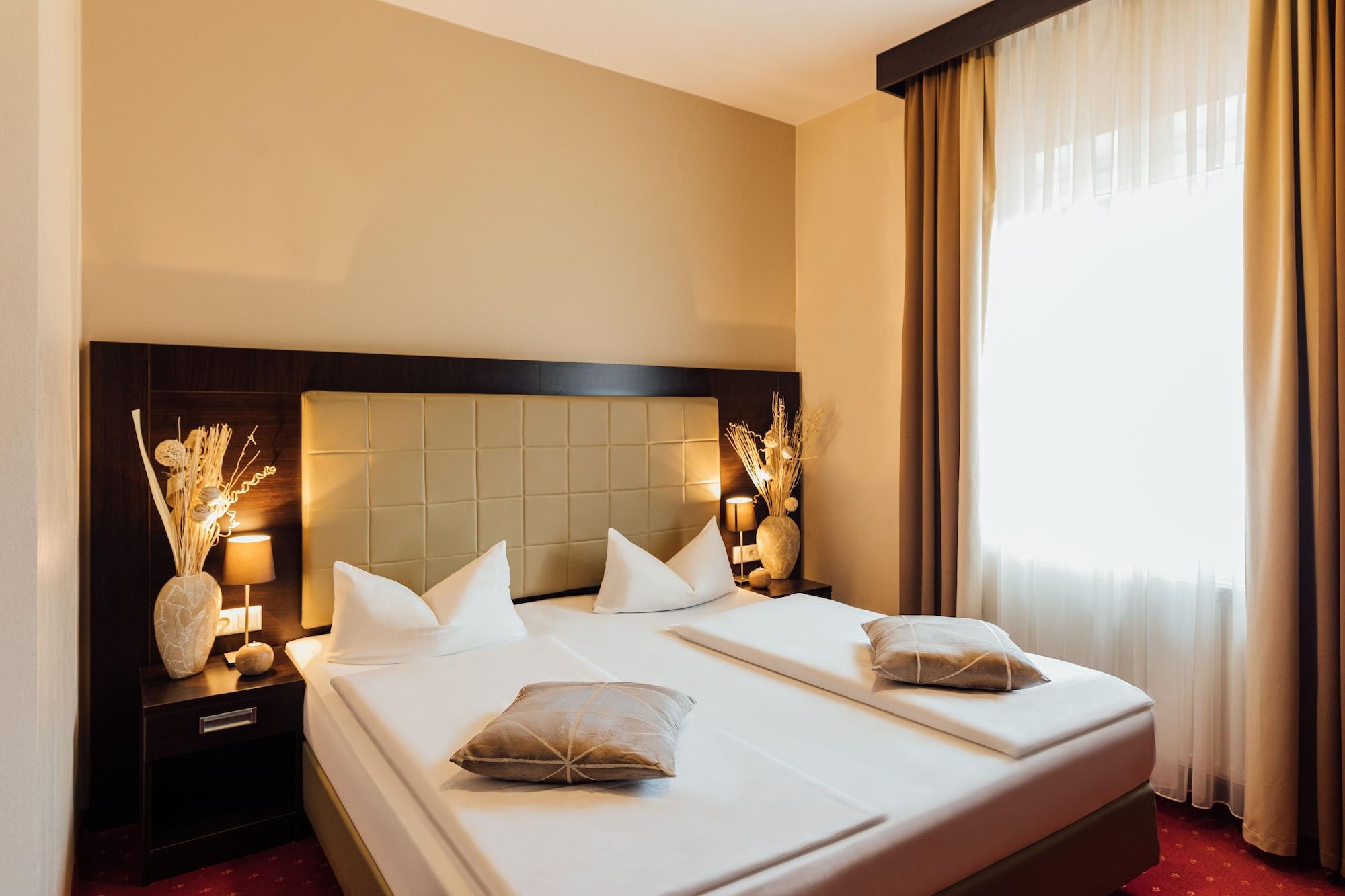 Savoy Hotel 3*