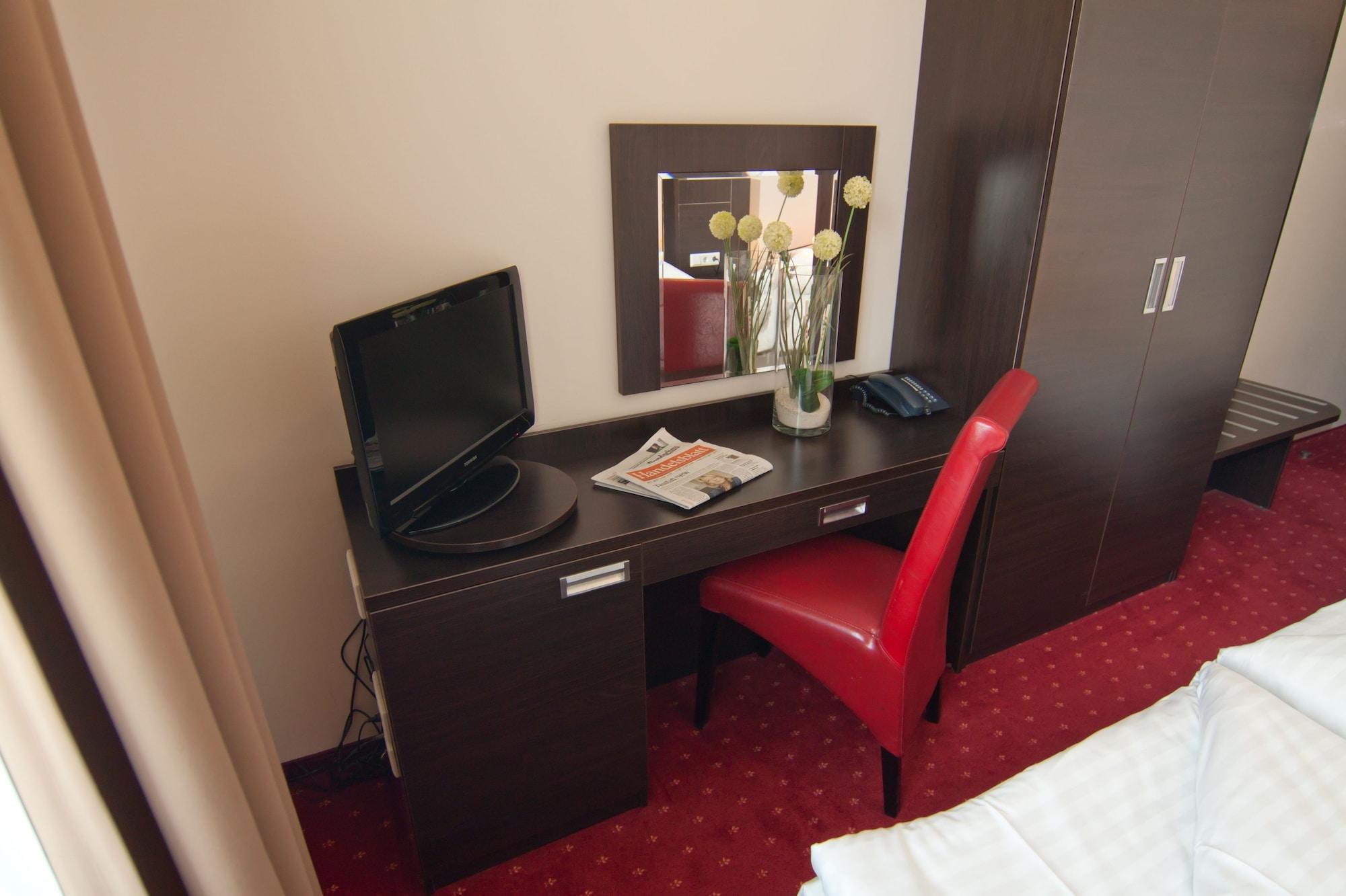 Savoy Hotel 3*